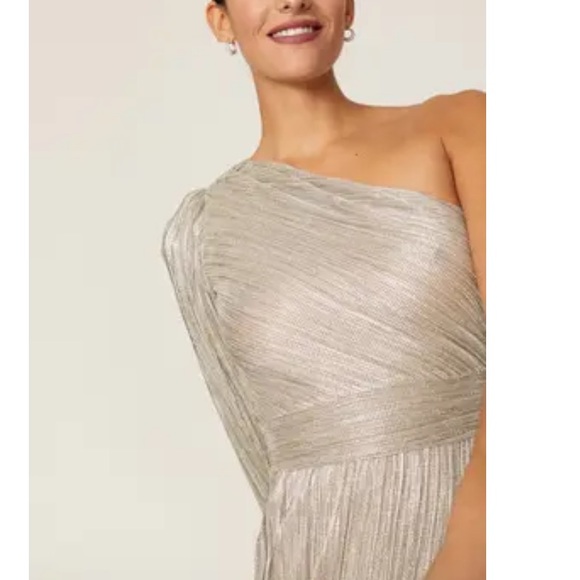 Saylor Aloea Pliss one shoulder metallic dress 612 - Picture 5 of 16